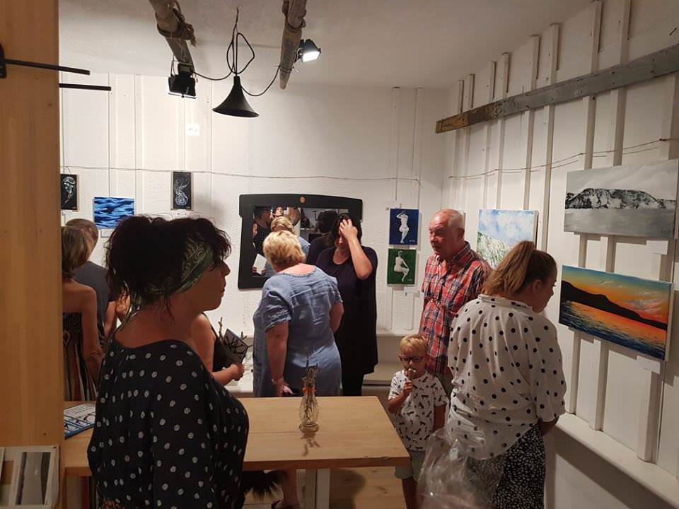 Stara Novalja: O galeriji Skale do Sunca