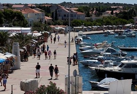 Novalja: Božićnica za umirovljenike