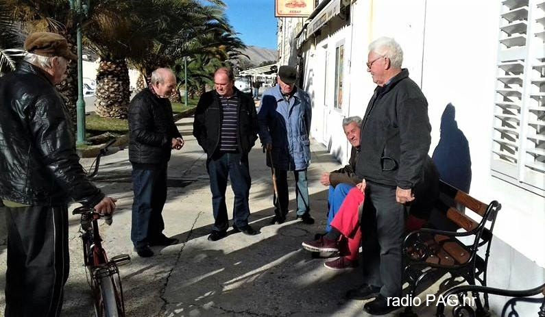 Pag: umirovljenici dobivaju božićnicu