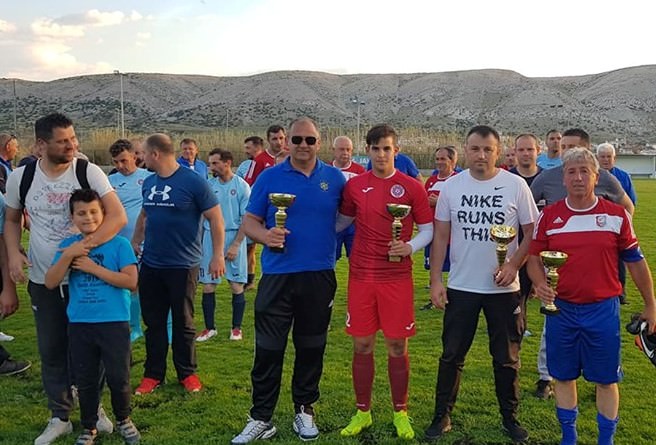 Pag: Na Julovici odigran turnir u čast Predraga Smolčića Pegija