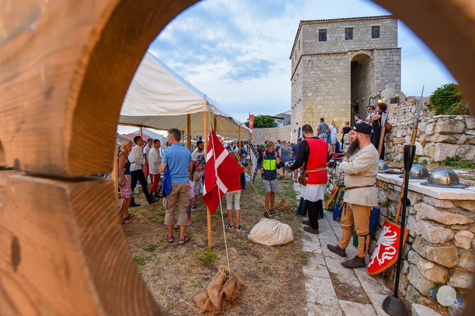 U Pagu je održan 8. Paški srednjovjekovni sajam
