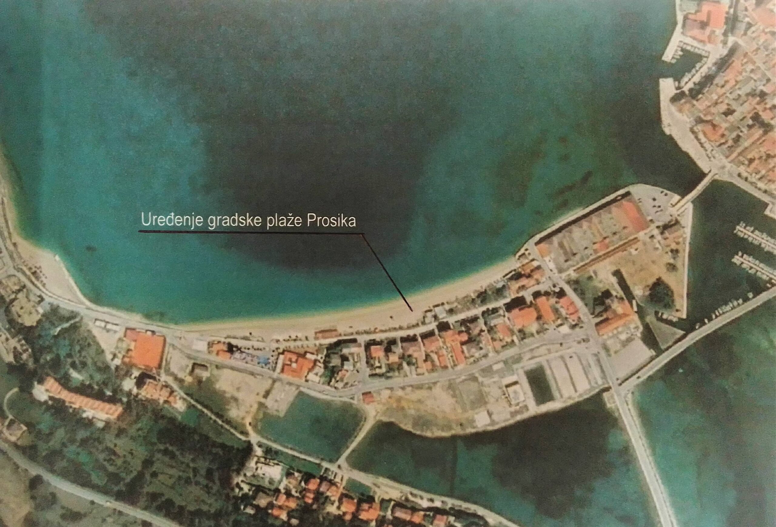 Na plaži Prosika u Pagu uredit će se tuševi, sanitarni čvor, iznajmljivati ležaljke i suncobrani