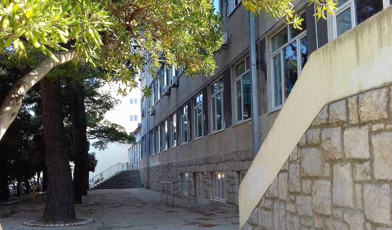 Traže se pomoćnici u nastavi za osnovnu i srednju školu u Pagu