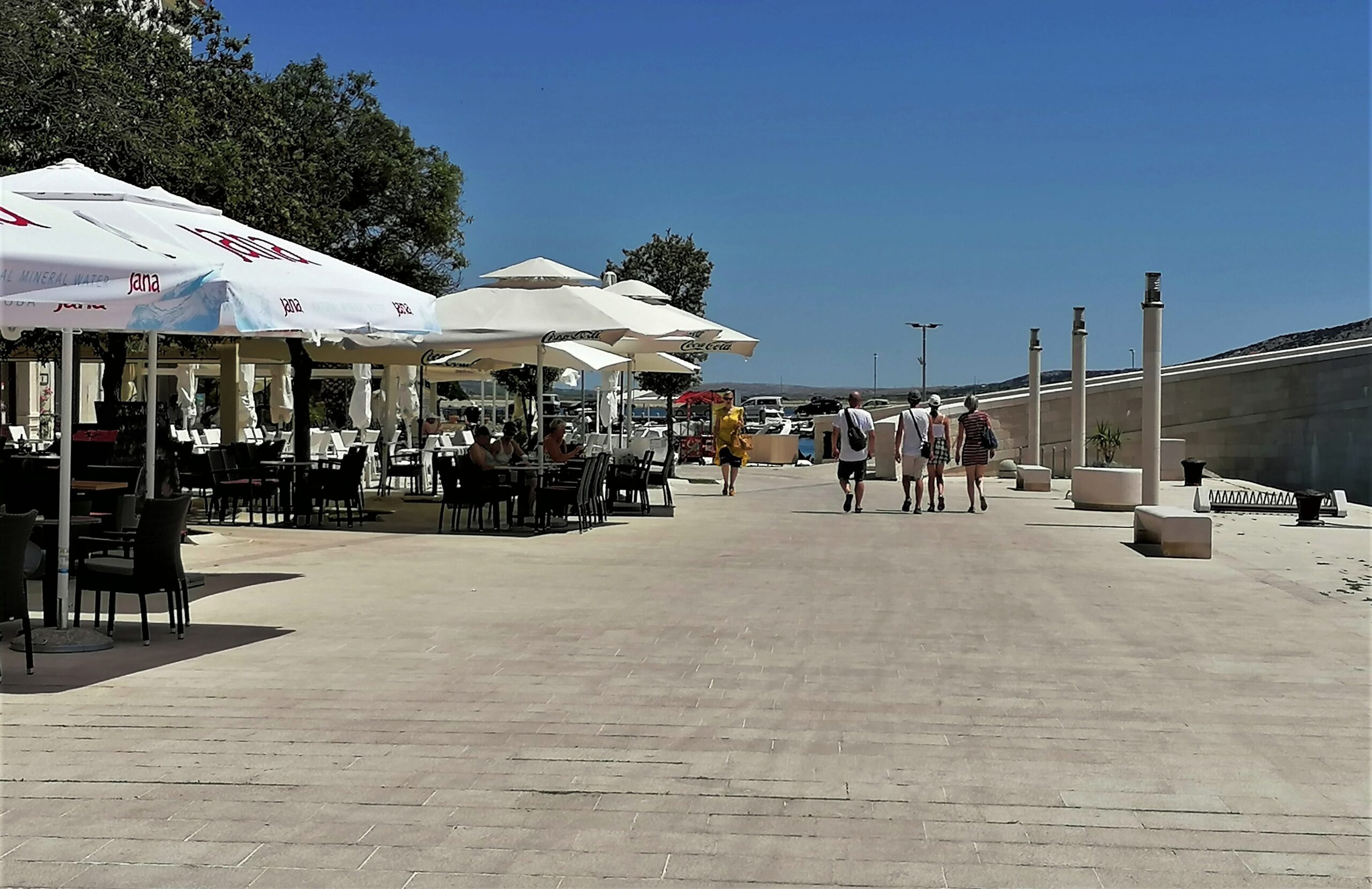 Na otoku Pagu, na sezonskim poslovima, radi veći broj stranaca, najviše iz Srbije, Kosova i BiH