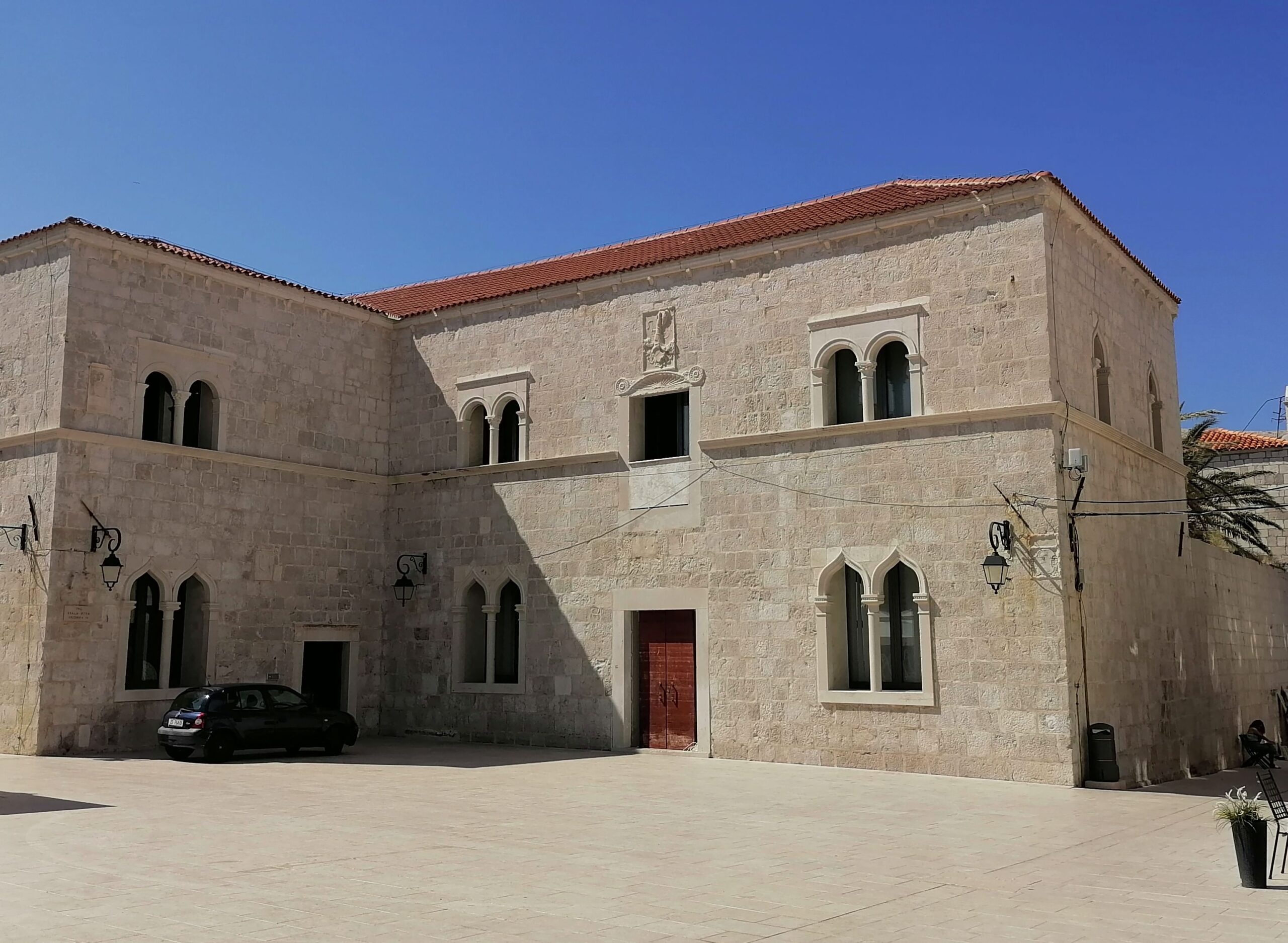 Pag: U prizemlju Kneževog dvora cijepljenje protiv bolesti COVID-19