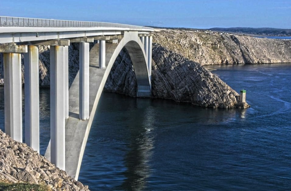 Čišćenje podmorja oko starog trajektnog pristaništa kod Paškog mosta