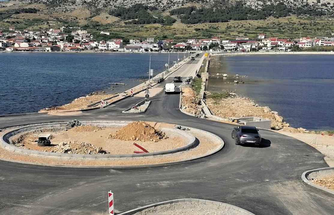 Pag: Radovi na kružnom toku bit će završeni do 6. kolovoza ove godine