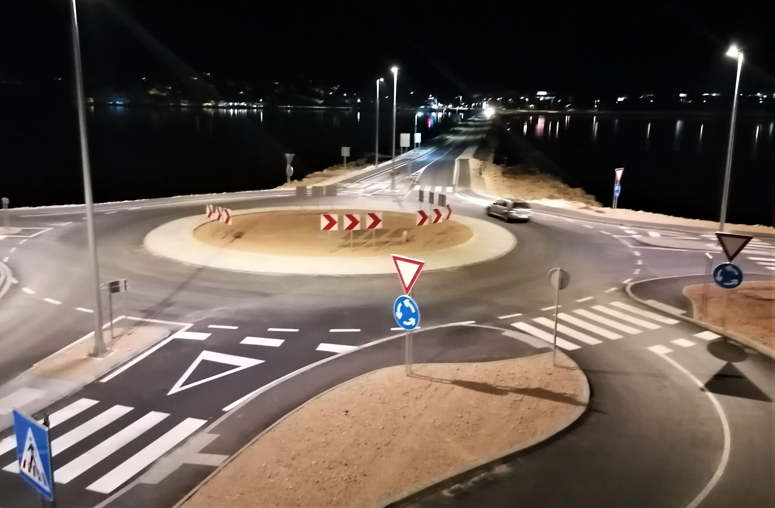 Završeni su radovi na izgradnji kružnog toka u Pagu