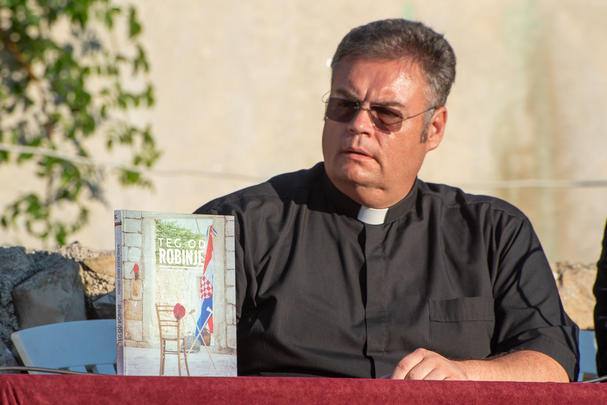 Don Dario Tičić: Knjiga „Teg od Robinje“ je priznanje svima koji su kroz mnoge godine sebe davali u Paškoj Robinji