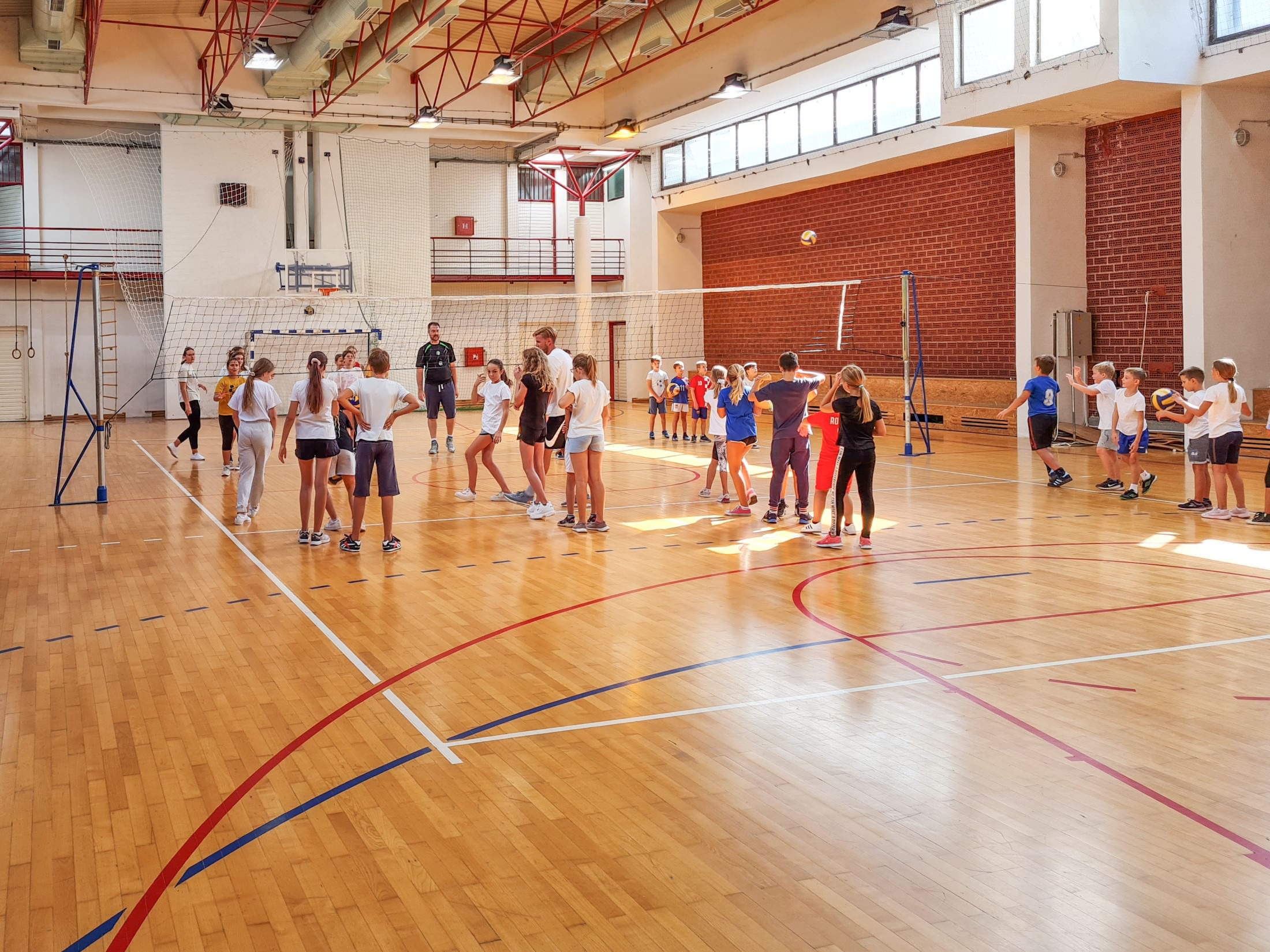 Rukometni klub Pag dobio je dvije vrijedne donacije sportske opreme