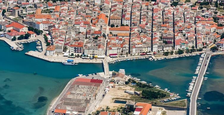 Procijepljenost na području Grada Paga prvom dozom je 48,22 %, a slično je i u Povljani, Kolanu i Novalji