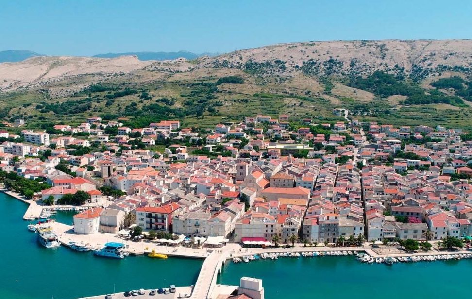 Grad Pag financijski podržao tvrtku Pag turizam d.o.o.