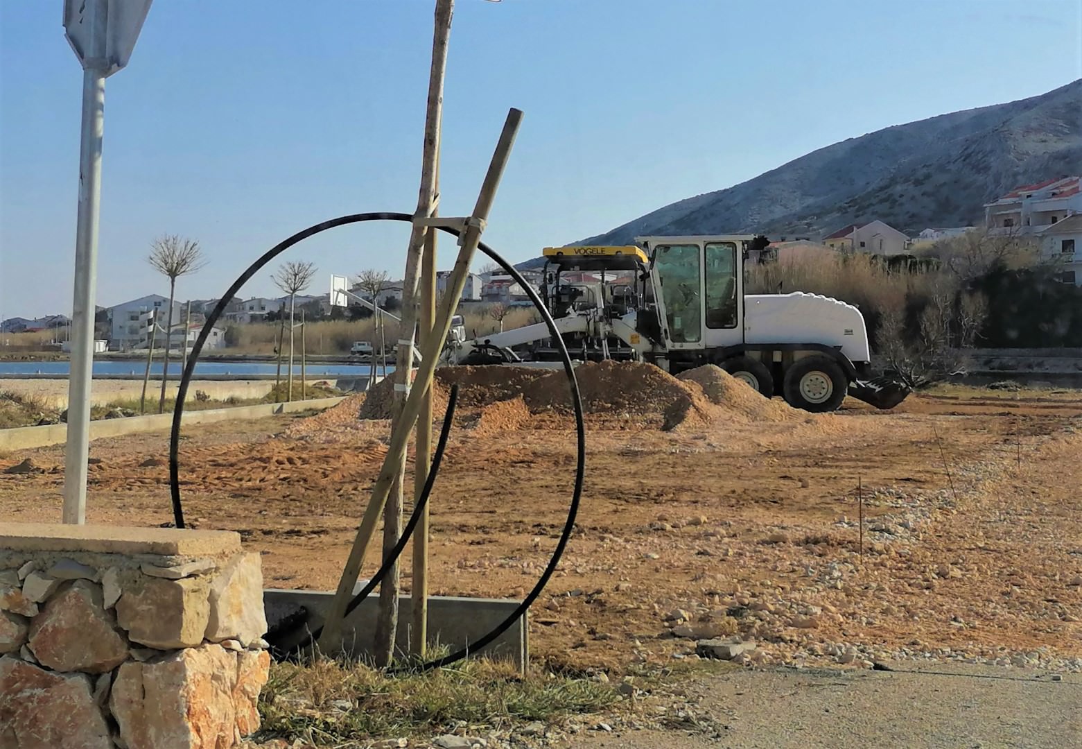 Pag: Na Lokunji se uređuje parkiralište na kojem će biti oko 400 parkirnih mjesta