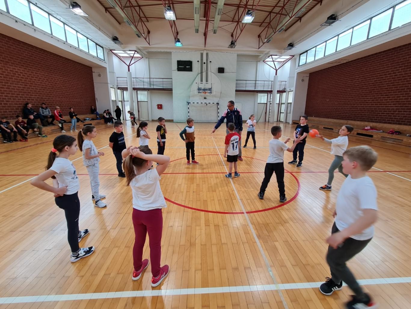 Veliko priznanje: Rukometni klub Pag posjetio je Hrvoje Horvat, izbornik Hrvatske rukometne reprezentacije