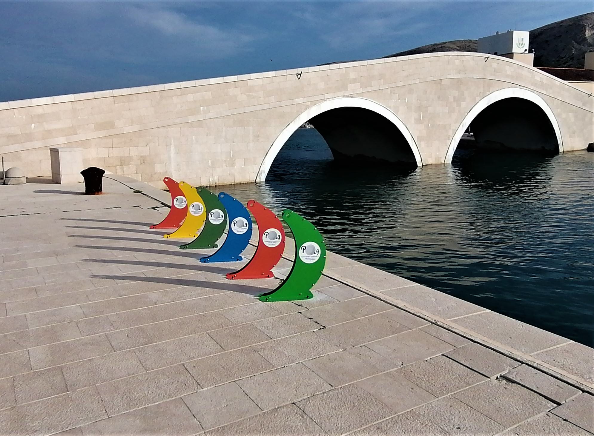 Pag: Postavljeni su novi nosači za bicikle u sklopu projekta Outdoor