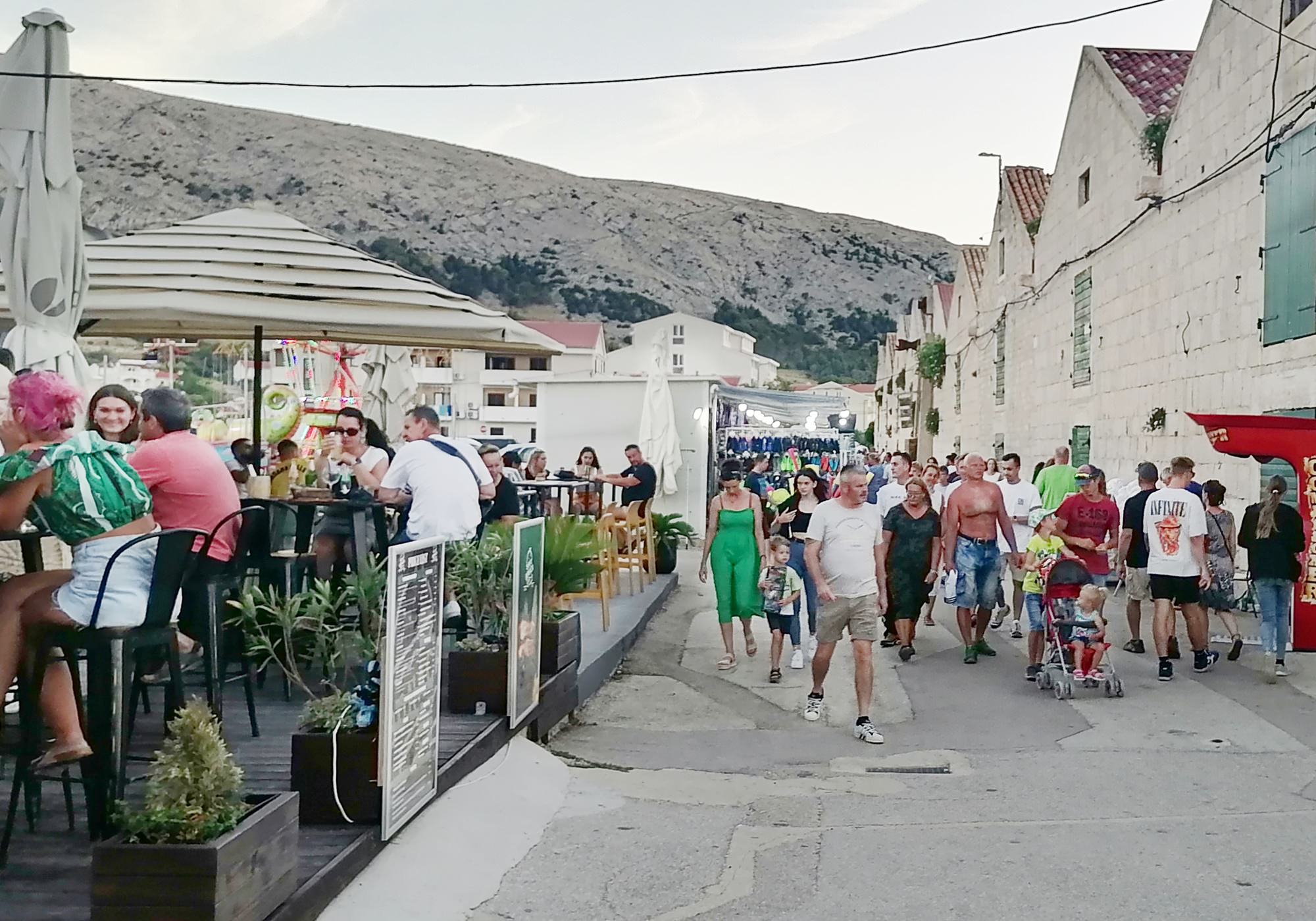 Ugostitelji i trgovci iz Paga: Turista ima dosta, više nego lani, ali zarada se nije puno povećala