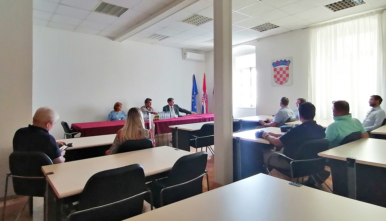 Pag: Održan je sastanak o geodetskoj izmjeri na području Grada Paga