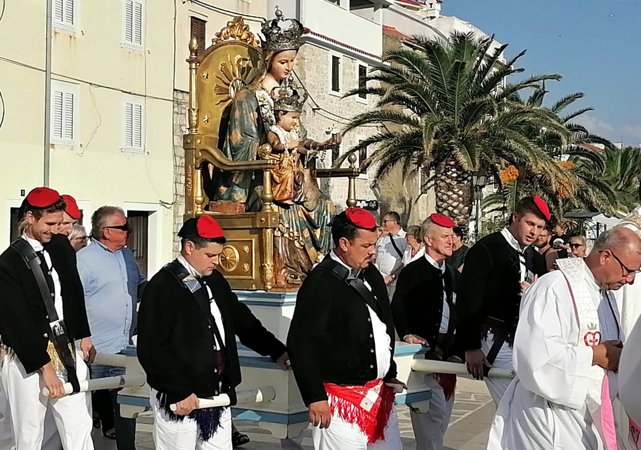 U Pagu je svečano, liturgijama i procesijom, obilježen blagdan Male Gospe