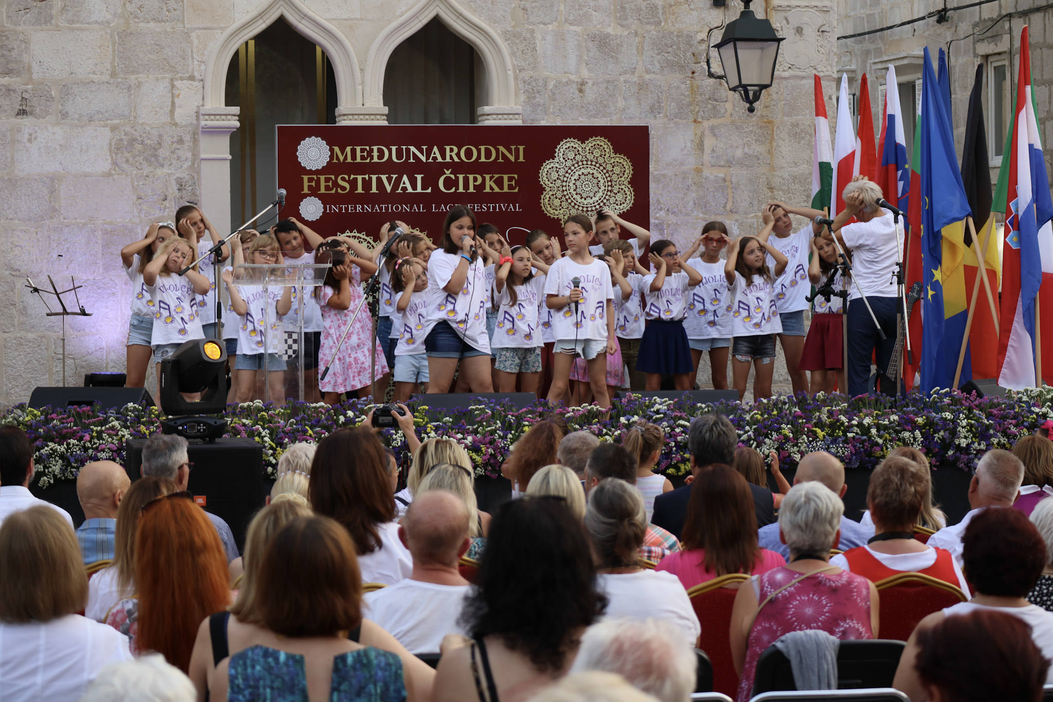 Podjelom zahvalnica završio 12. Međunarodni festival čipke u Pagu