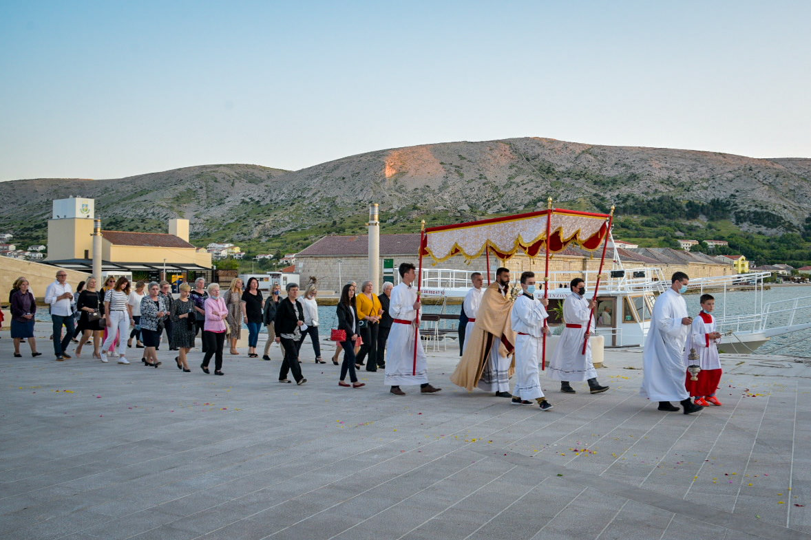 Proslava Tijelova u Pagu