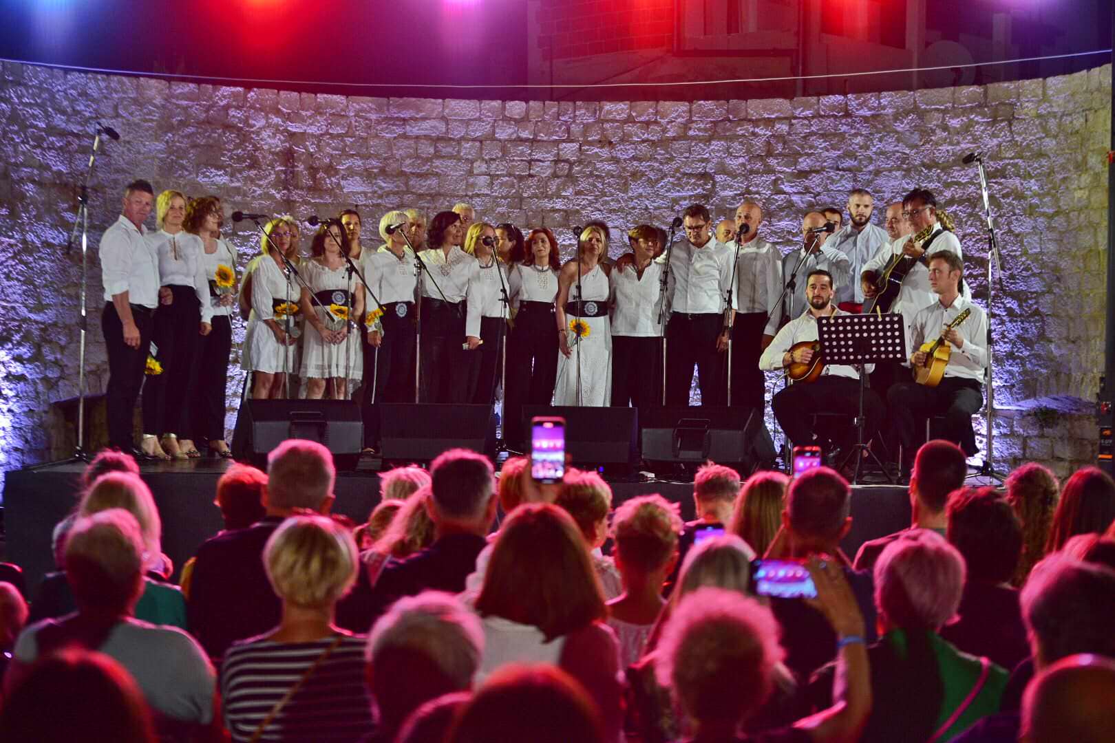 U Pagu održana 21. Smotra klapa otoka Paga