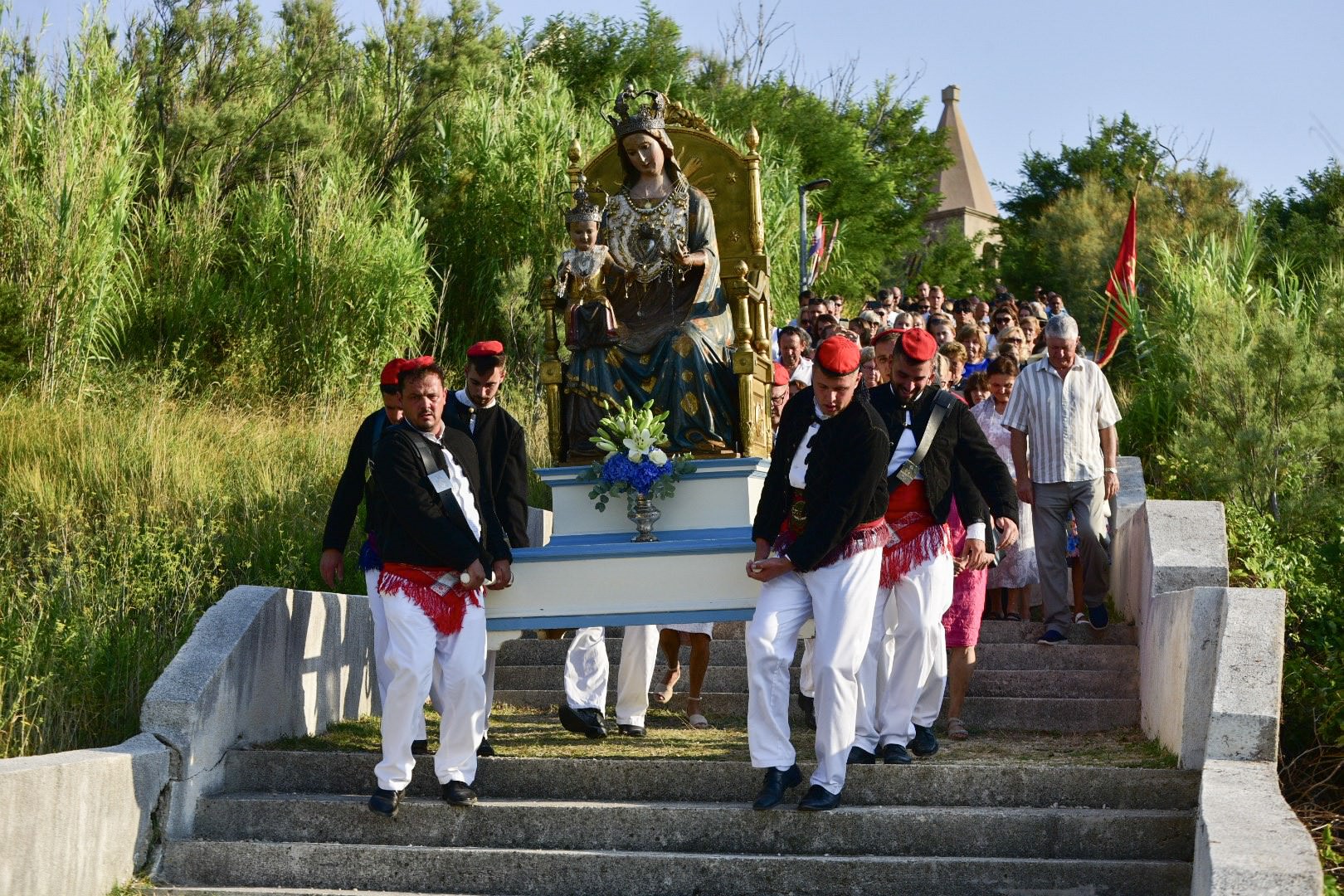 Zavjetna procesija na blagdan Vele Gospe