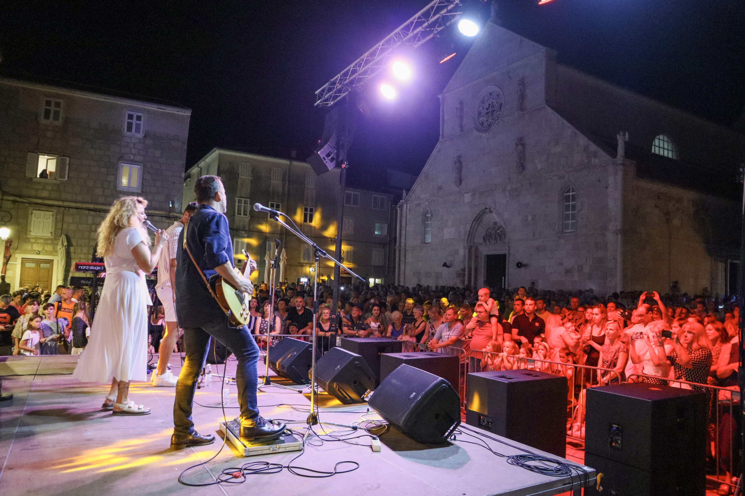 Ante Gelo Band Feat Iva Ajduković & Alen Đuras na paškoj Pijaci