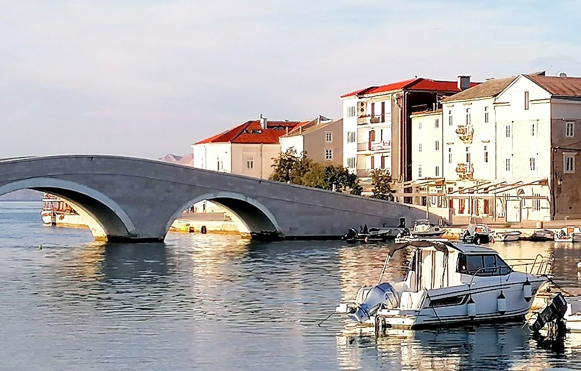 Pag: Održan je sastanak na temu stipendiranja studenata
