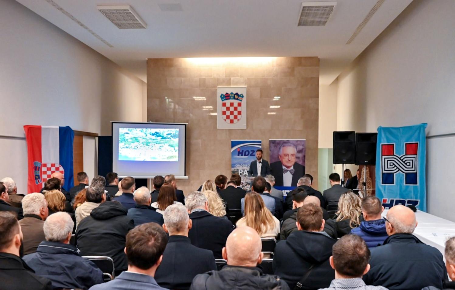 U Pagu je svečano proslavljena 34. godišnjica osnutka HDZ otoka Paga