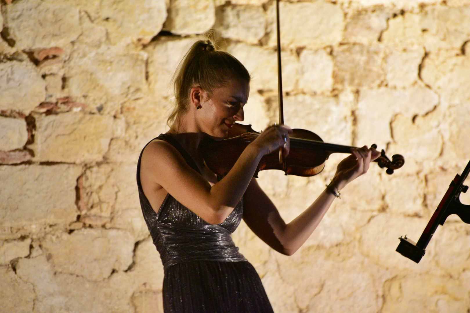 Violinistica Ksenia Milas nastupila pod pod zvjezdanim nebom