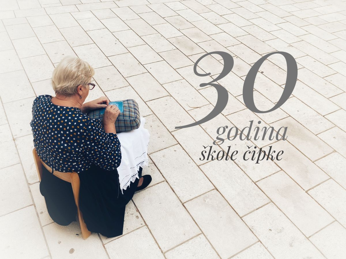 Zajedničko fotografiranje povodom 30. godišnjice škole čipke