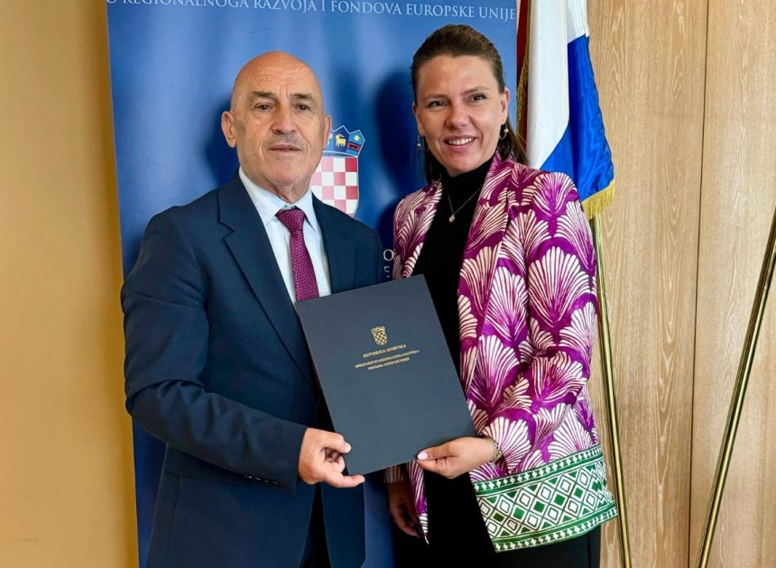 Potpisan Ugovor za unaprjeđenje društvene infrastrukture u Novalji