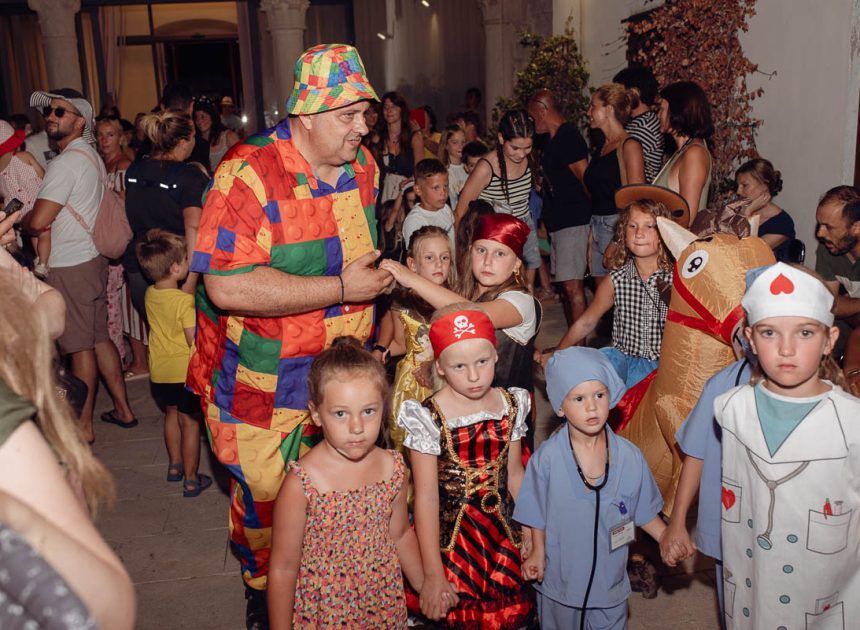 Dječji karneval 66. Paškog ljetnog karnevala