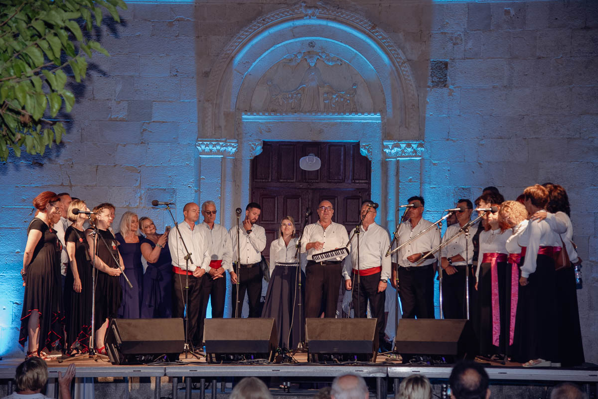 Uspješno održana 23. Smotra klapa Otoka Paga