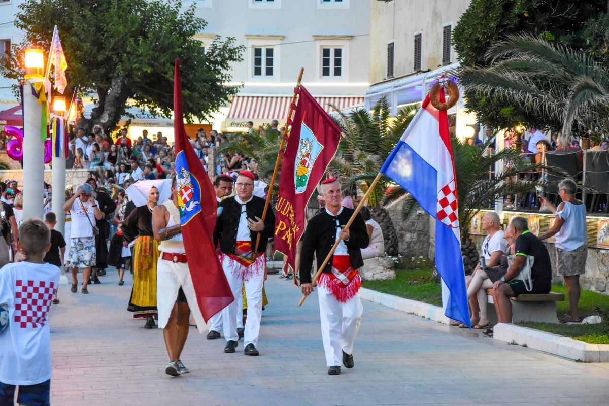 Stiže 66. Paški ljetni karneval