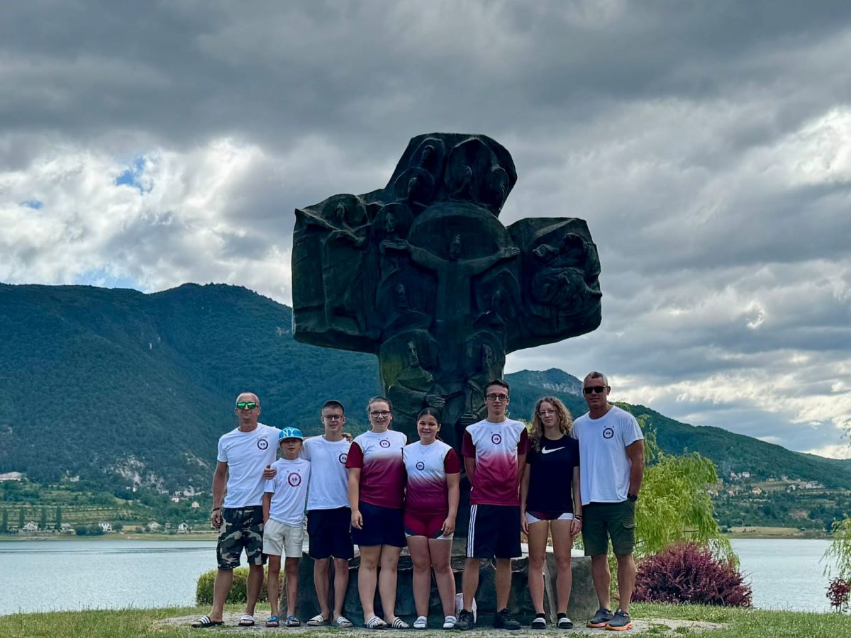 Dvije medalje paških veslača s regate na Ramskom jezeru