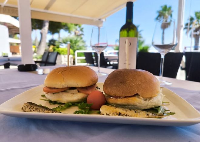 Vir: Ribarska večer na terasi restorana Kotarina.