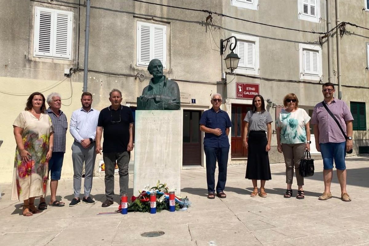 Pag: svečano obilježena 450. obljetnica rođenja Bartola Kašića