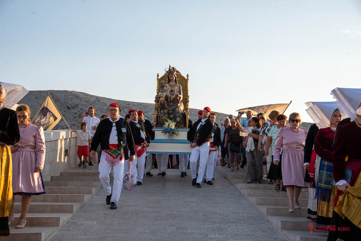 U Pagu je 170. zavjetnom procesijom svečano proslavljen blagdan Velike Gospe