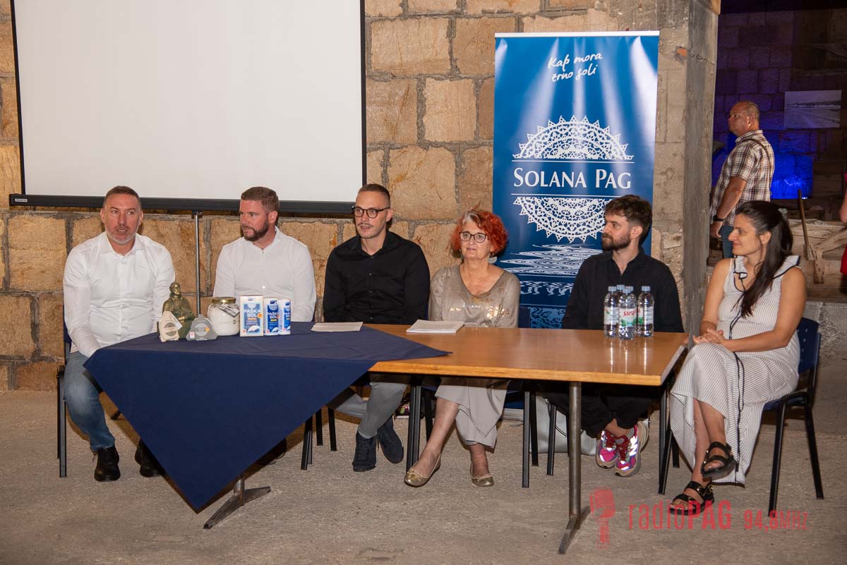 Svečano otvoren Misec paške soli