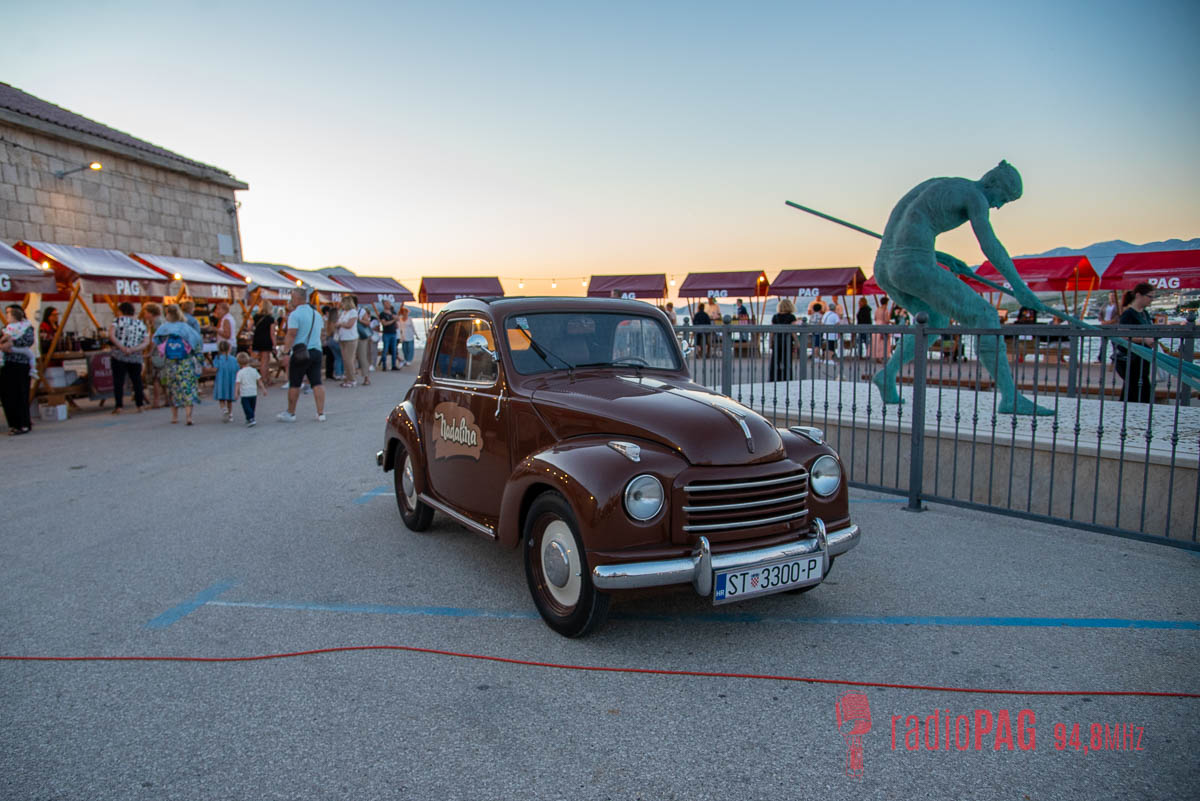 Sajam autohtonih proizvoda i rukorvorina na Misecu paške soli Solane Pag