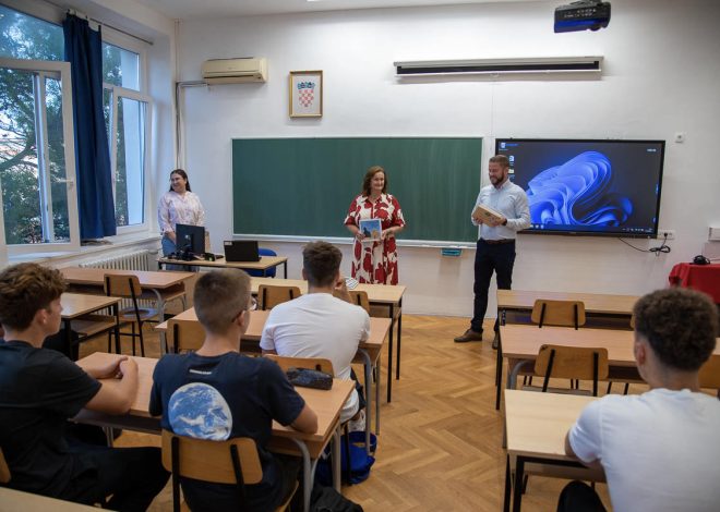 Gradonačelnik Paga Stipe Žunić posjetio SŠ Bartula Kašića i OŠ Jurja Dalmatinca