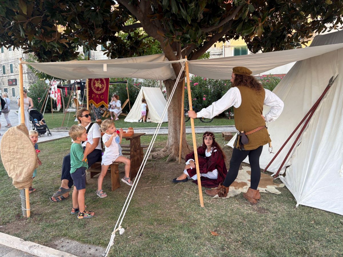 Paška alka na Povijesnom festivalu u Kaštel Kambelovcu