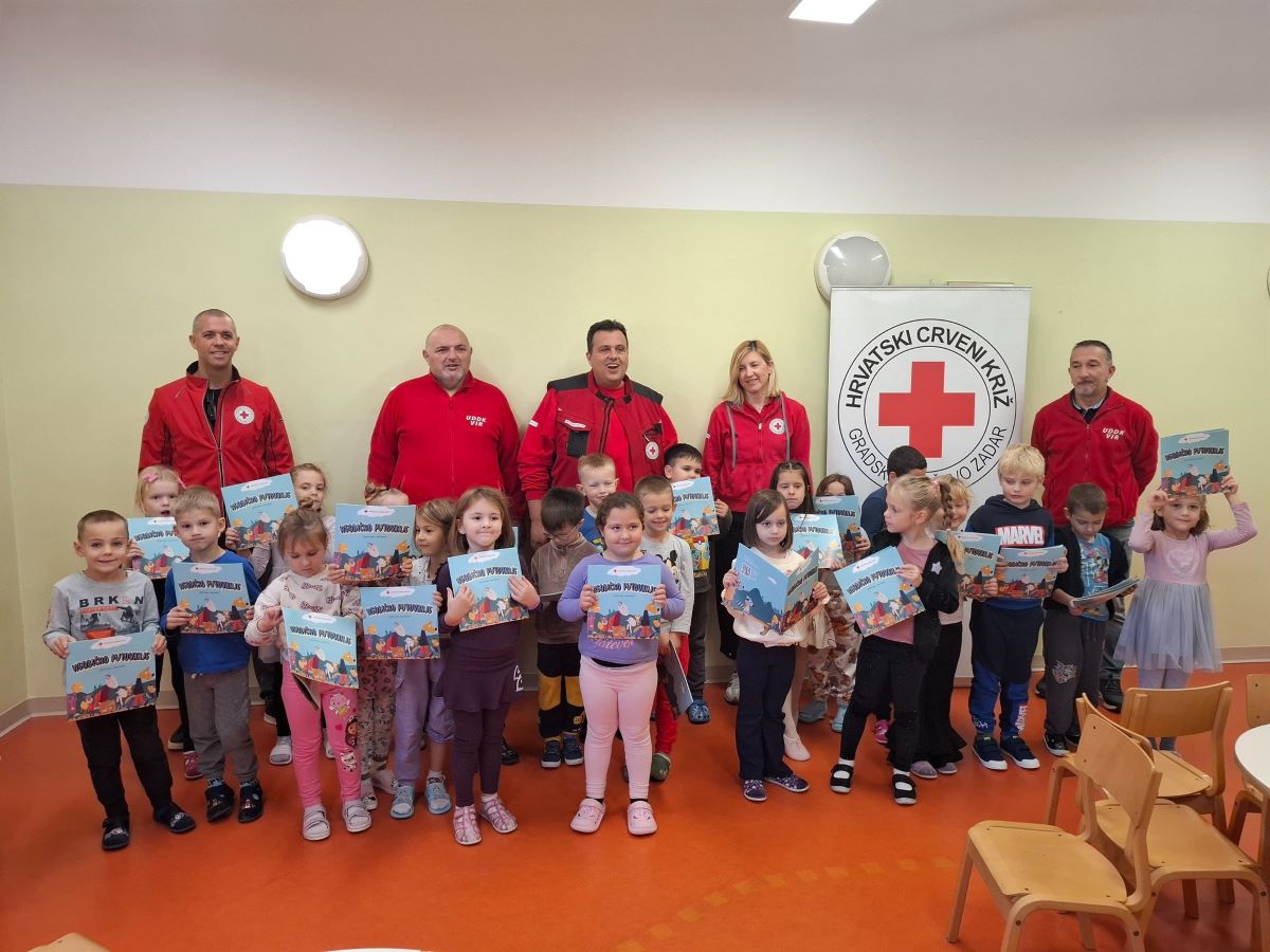 Slikovnica Hrvatskog Crvenog križa, Neobično putovanje, predstavljena u Viru