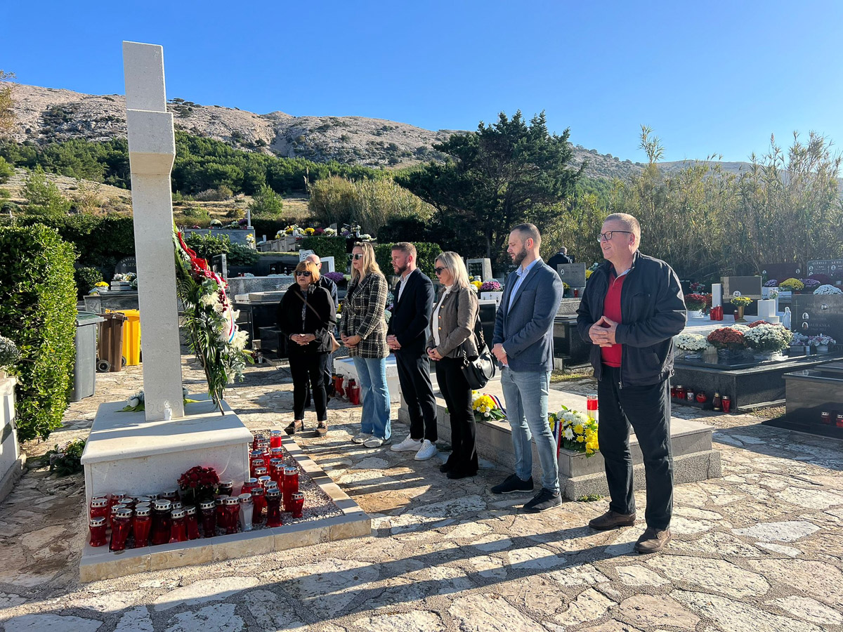 Grad Pag obilježio blagdane Svi sveti i Dušni dan