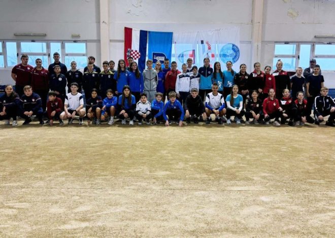 Mladi boćari pokazali vještinu na Kadetskom turniru parova Povljana 2025.