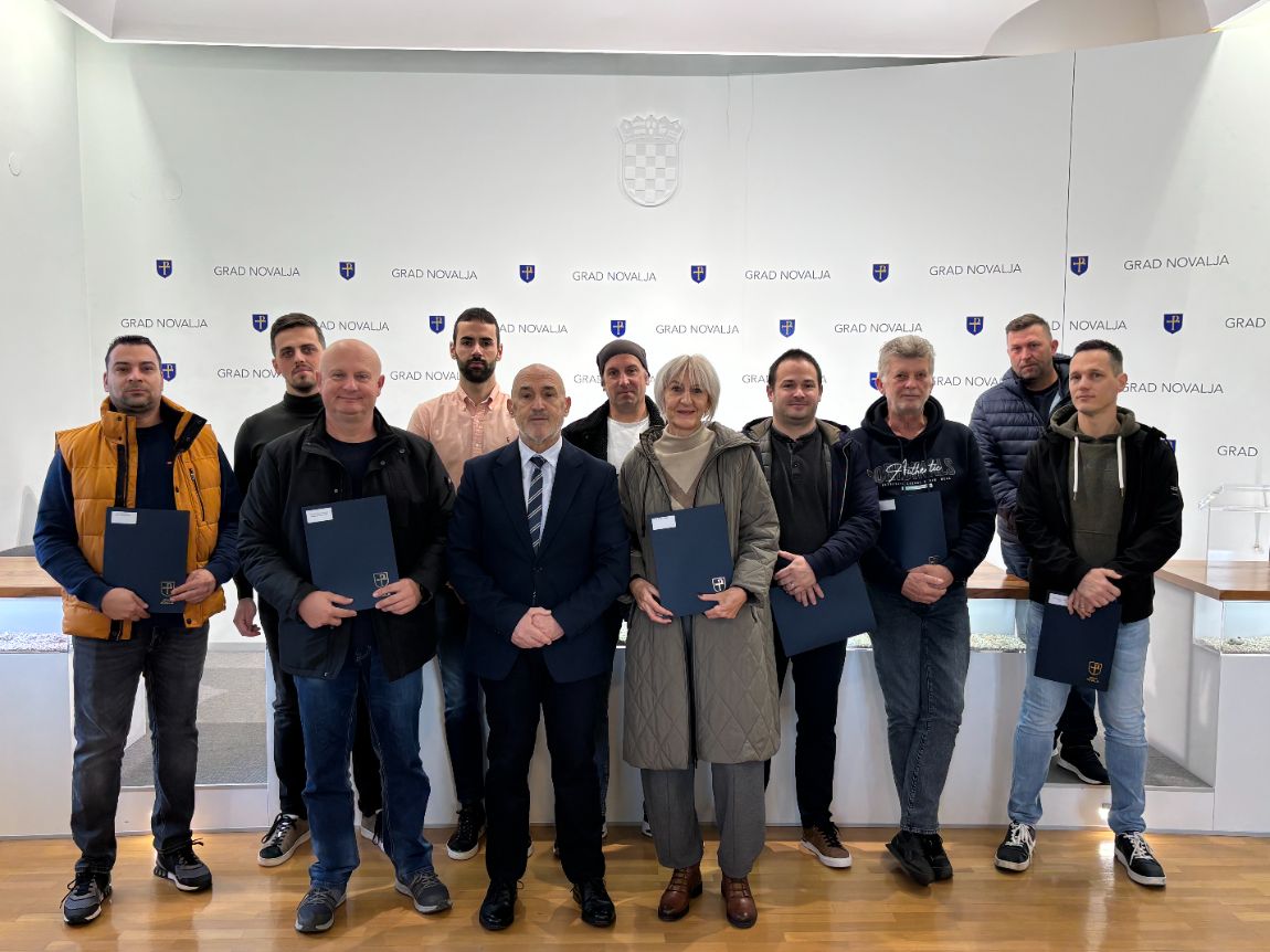 Novalja: uručeni ugovori poduzetnicima