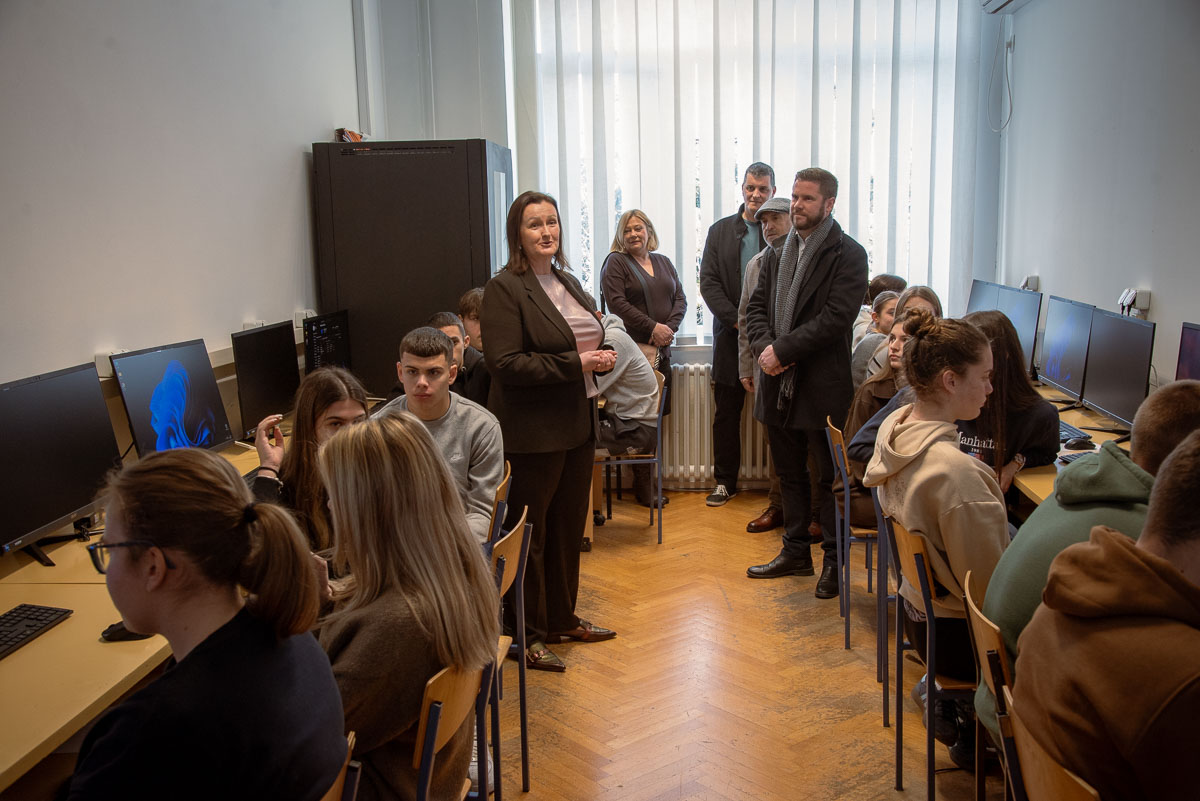 Pag, Novalja, Povljana i Kolan zajedno opremili SŠ Bartula Kašića