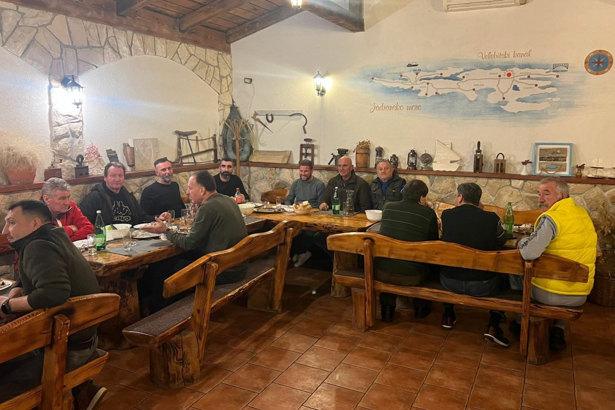 Lovačko društvo Pag – grupa Dinjiška ugostilo članove Lovačkog društva iz Slovenije