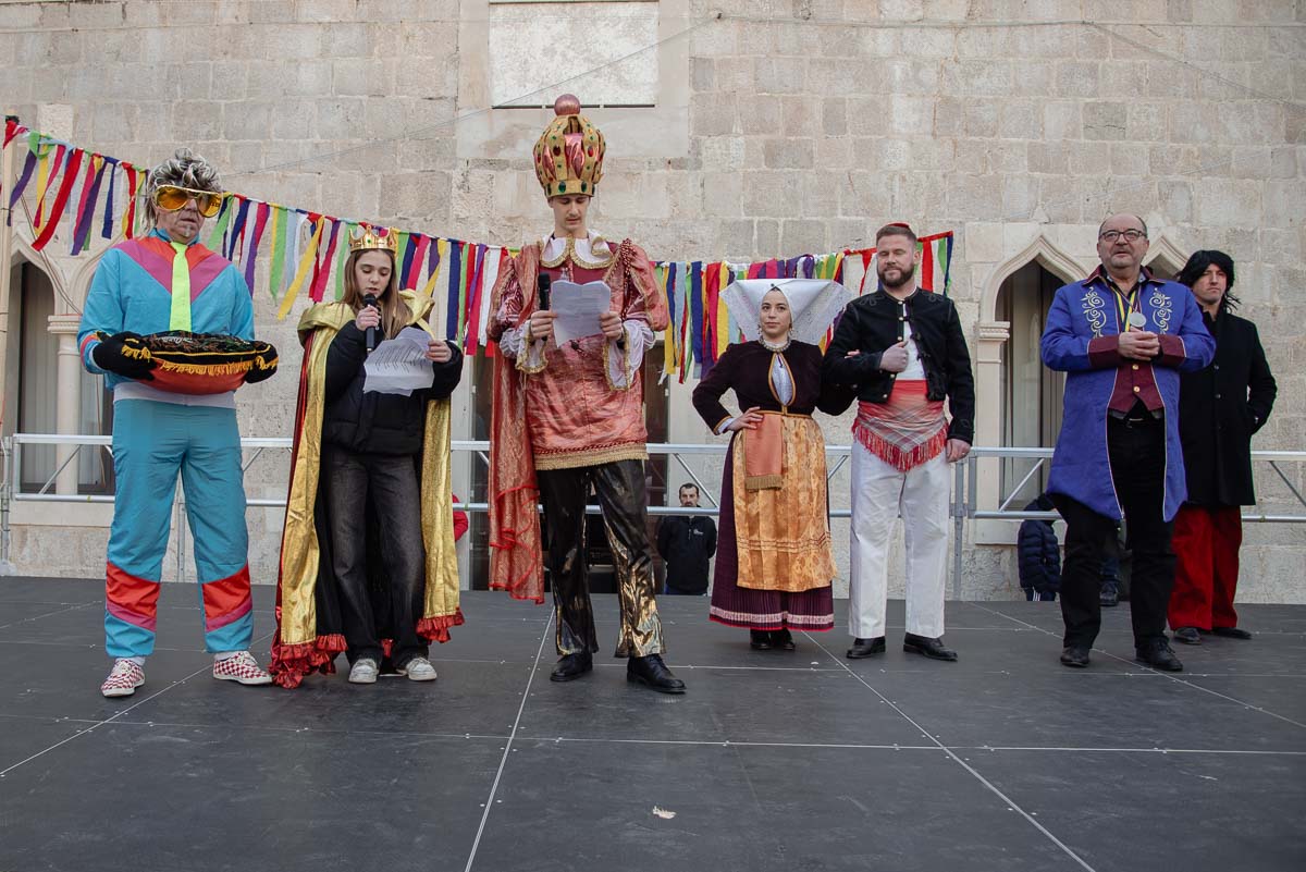 Karneval zavladao gradom Pagom